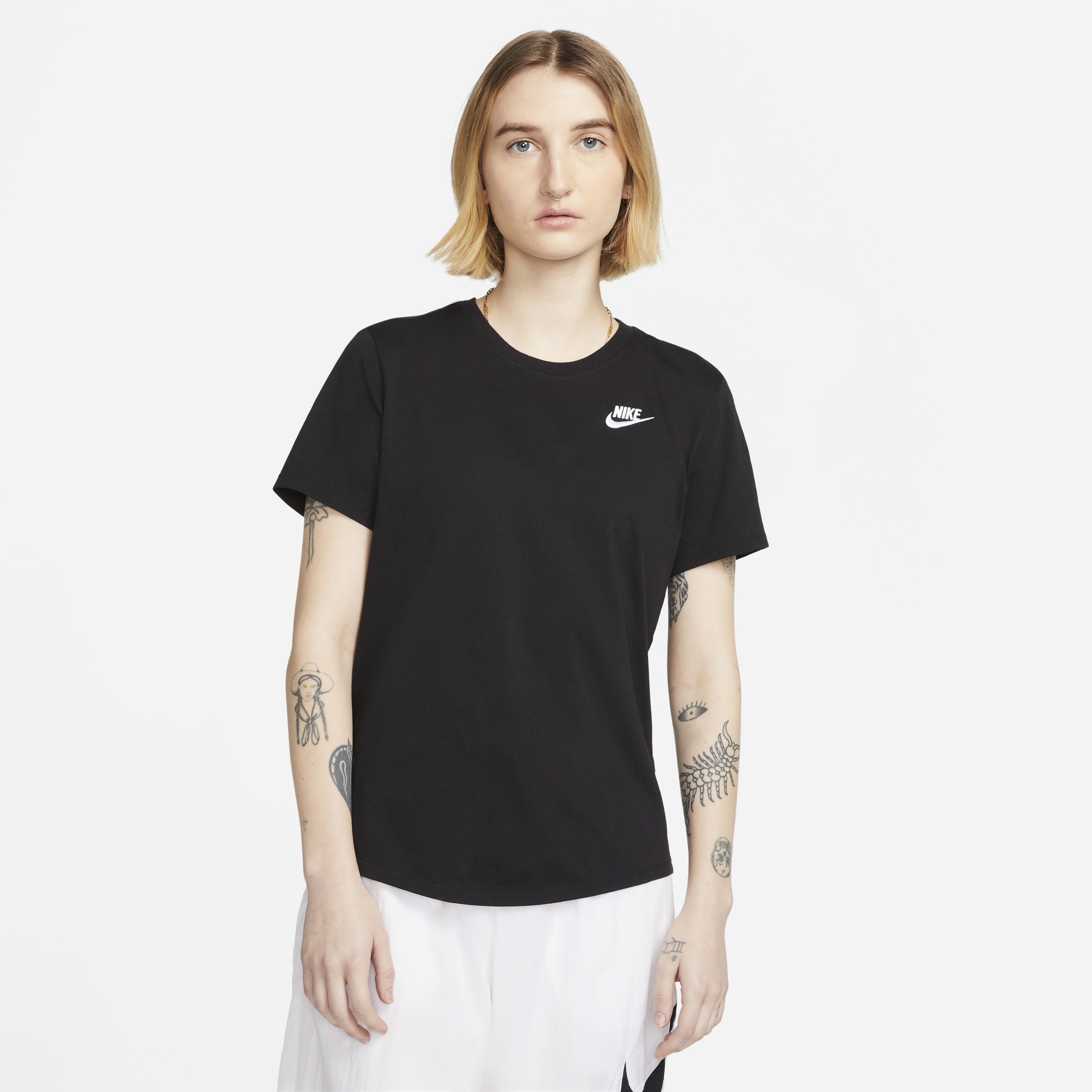 Nike Sportswear Club Essentials Nike Sportswear remeras camisetas Nike Argentina