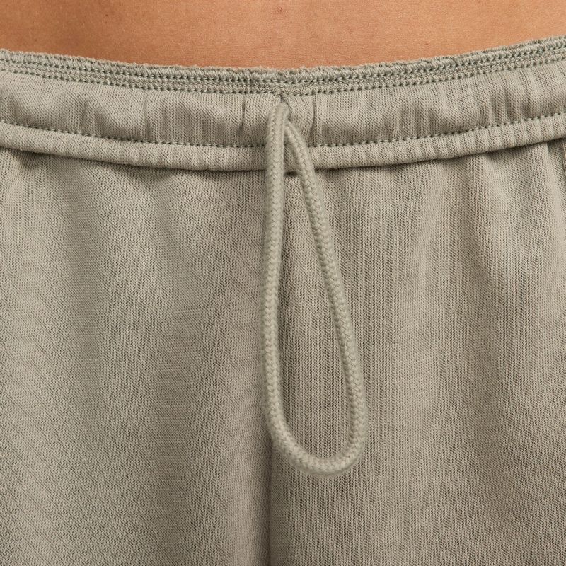 Nike-Sportswear-Chill-Terry