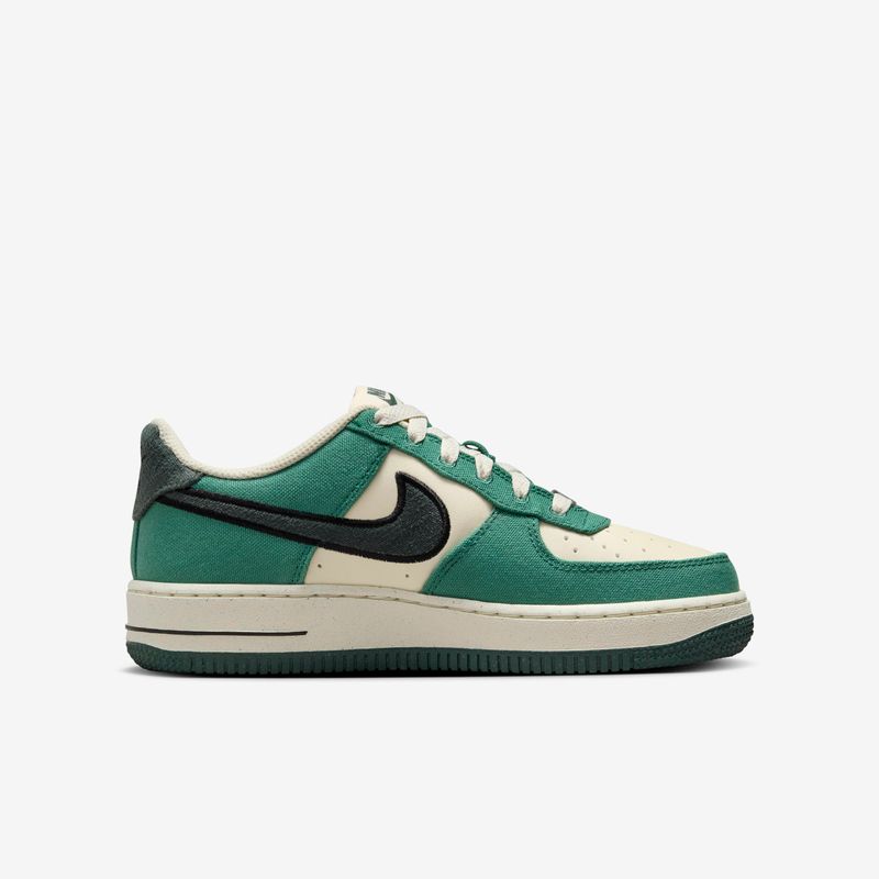 Nike-Air-Force-1-LV8
