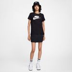 Nike-Sportswear-Essentials