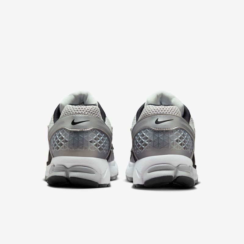 Nike-Zoom-Vomero-5