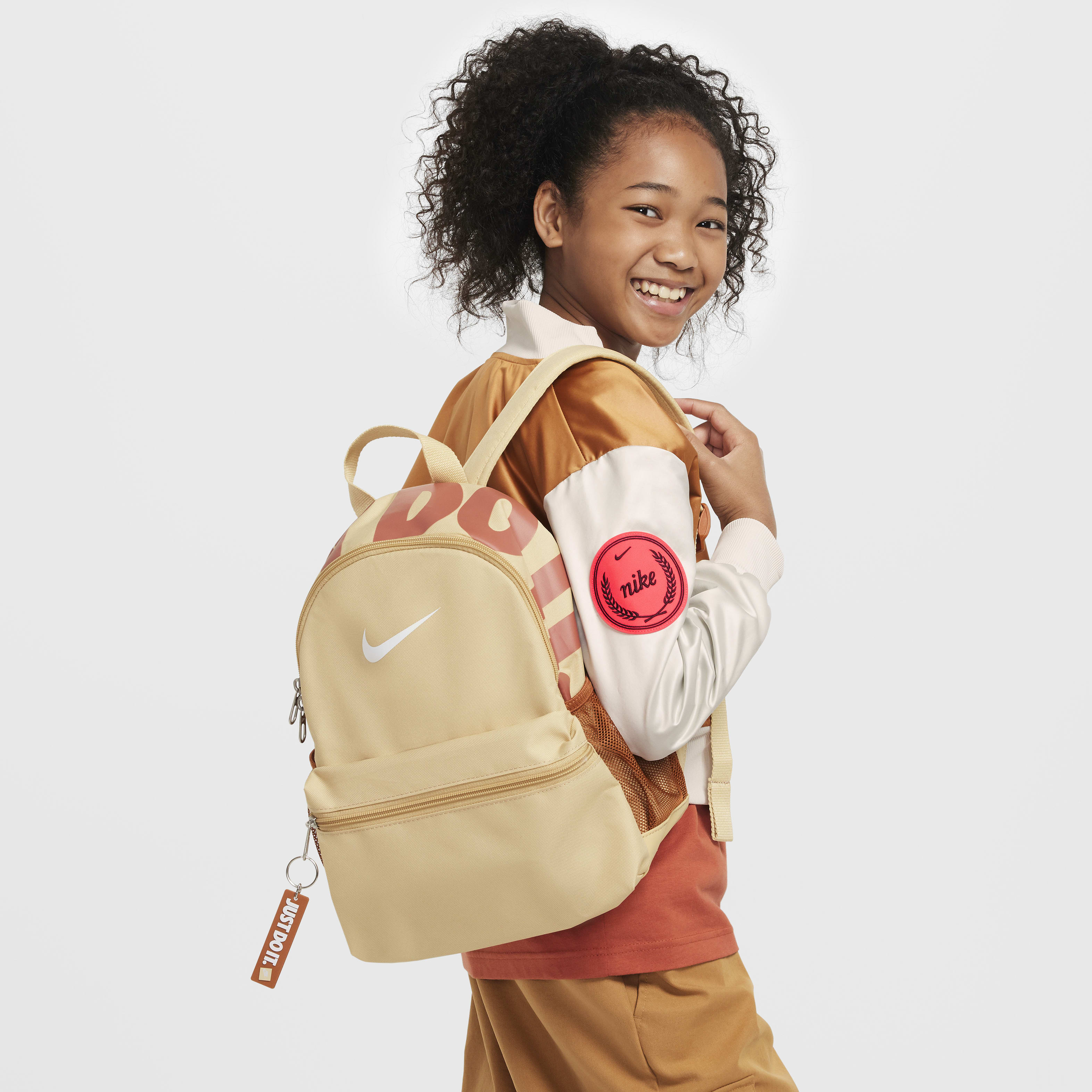 Mochilas Nike: Diseño Funcional y Estilo Nike AR