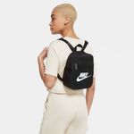 Nike-Sportswear-Futura-365