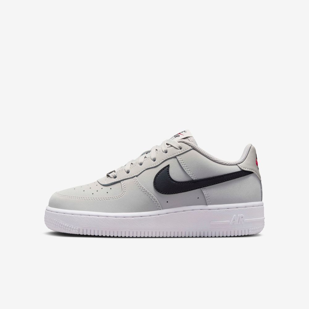 Nike Air Force 1 LV8