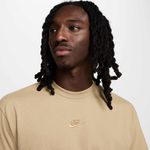 Nike-Sportswear-Premium-Essentials