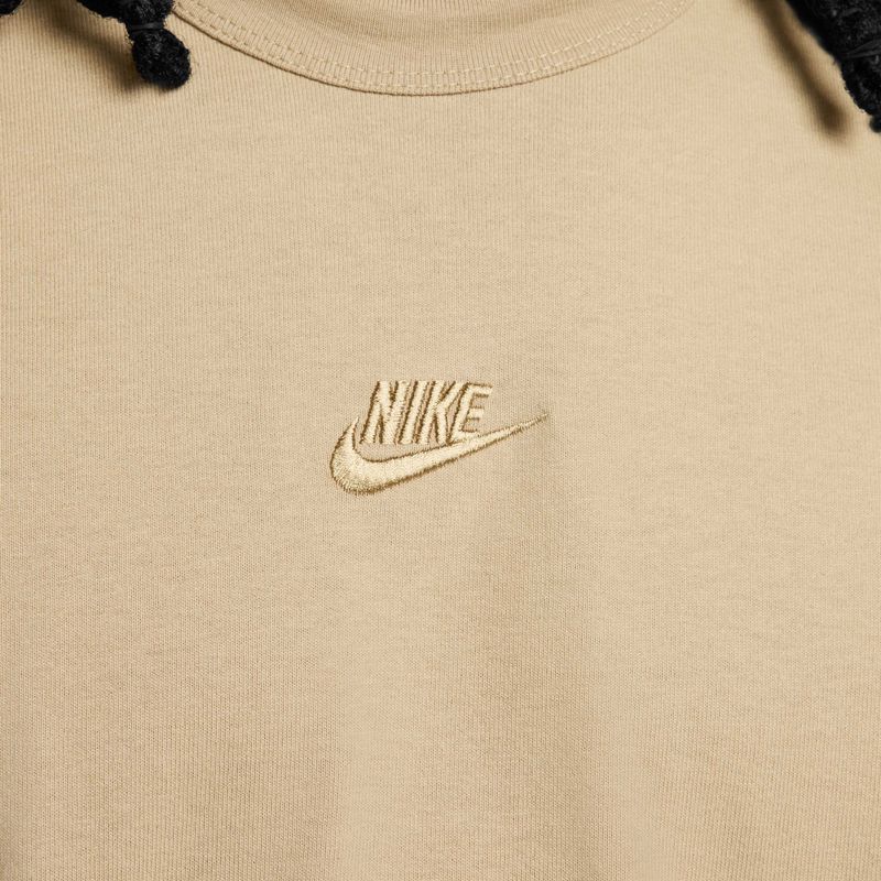 Nike-Sportswear-Premium-Essentials