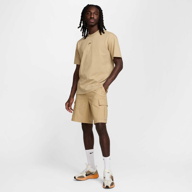 Nike-Sportswear-Premium-Essentials