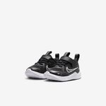 Nike-Cosmic-Runner