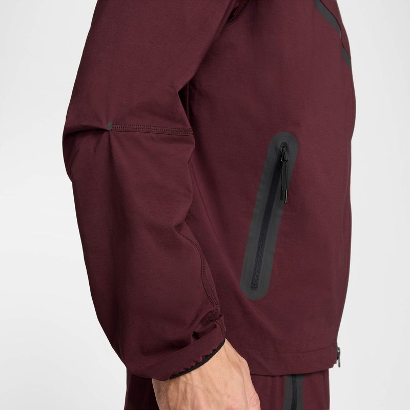 Nike-Tech