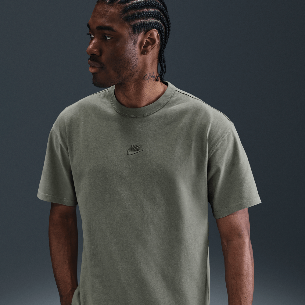 Nike Sportswear Premium Essentials