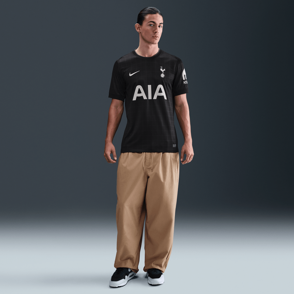 Tottenham  visitante 2024/25 Stadium