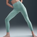Nike-Universa