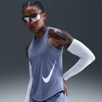 Nike-Tempo-Swoosh-Run
