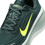 Nike-Vomero-Plus