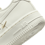 Nike-Air-Force-1-’07-LX