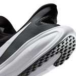 Nike-Revolution-8-EasyOn