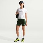 Nike-Sportswear-Club