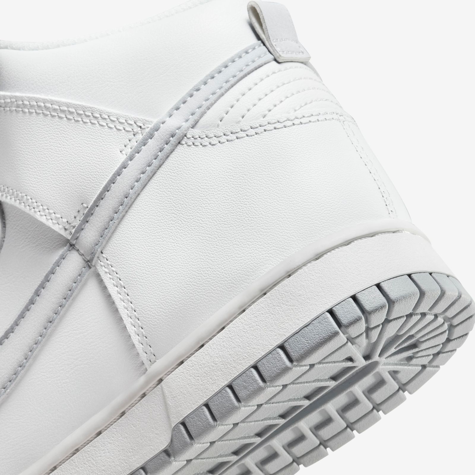 Nike sb high hombre plata 2025
