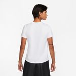 Nike-Sportswear-Essentials