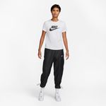 Nike-Sportswear-Essentials