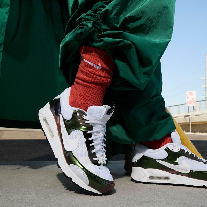 Nike-Air-Max-90-Futura-SE