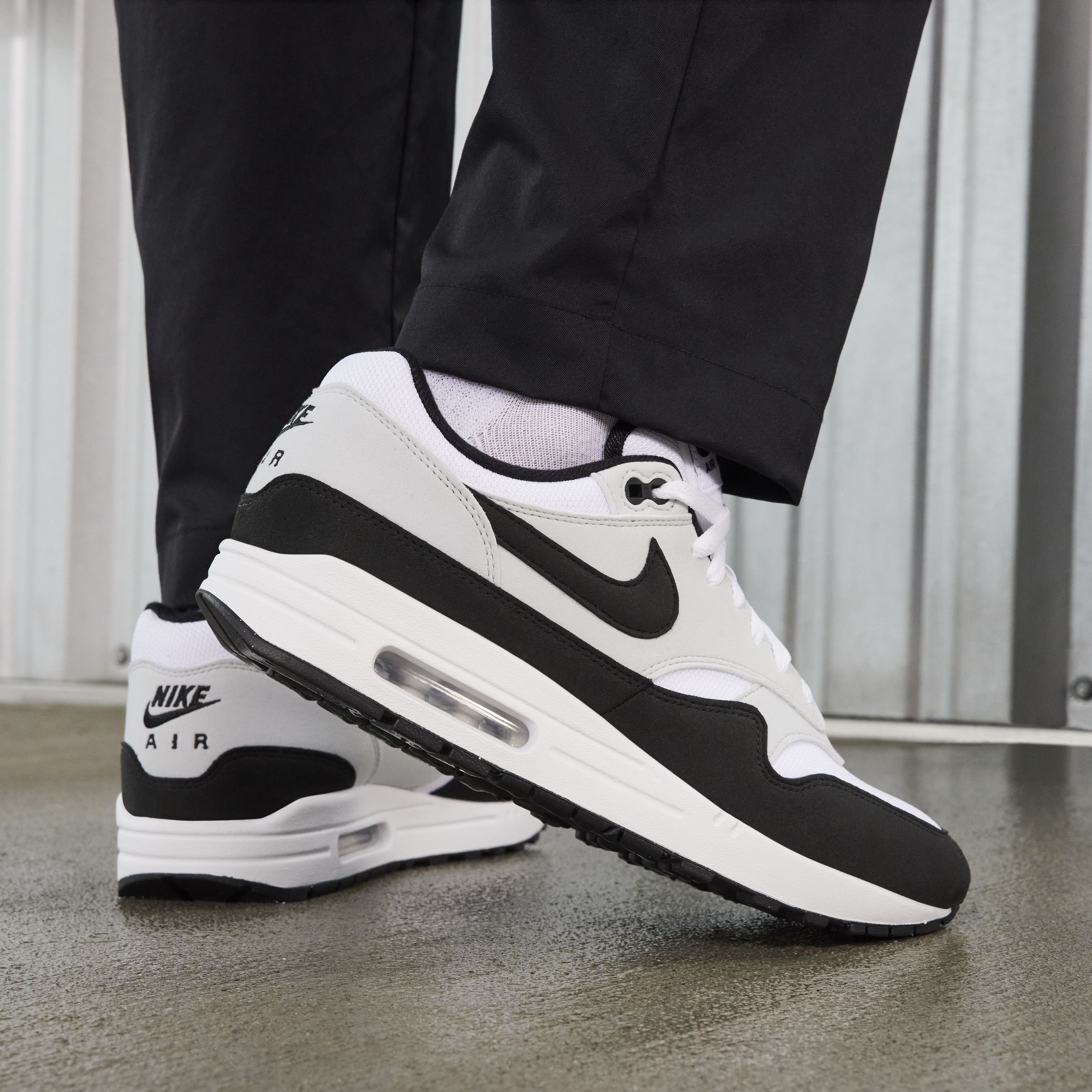 Nike air max negras y blancas hombre on sale