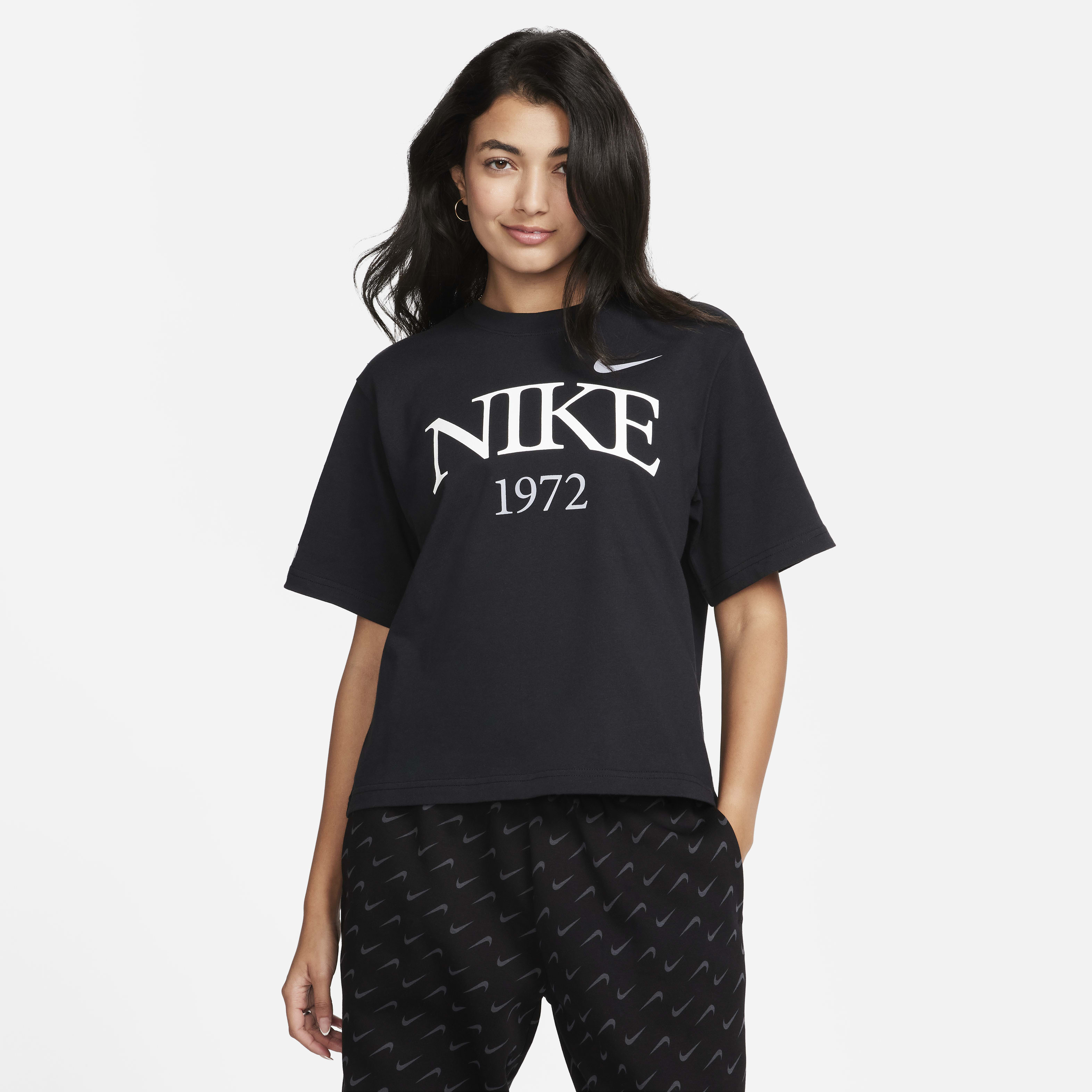 Ropa Nike para Mujer: Estilo urbano y deportivo único Nike AR